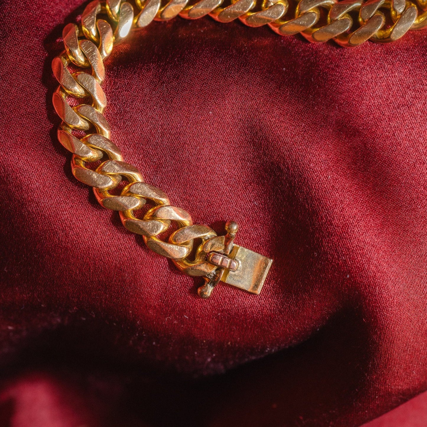 Vintage 18K Solid Gold Cuban Curb Link Bracelet –with Double-Locking Clasp