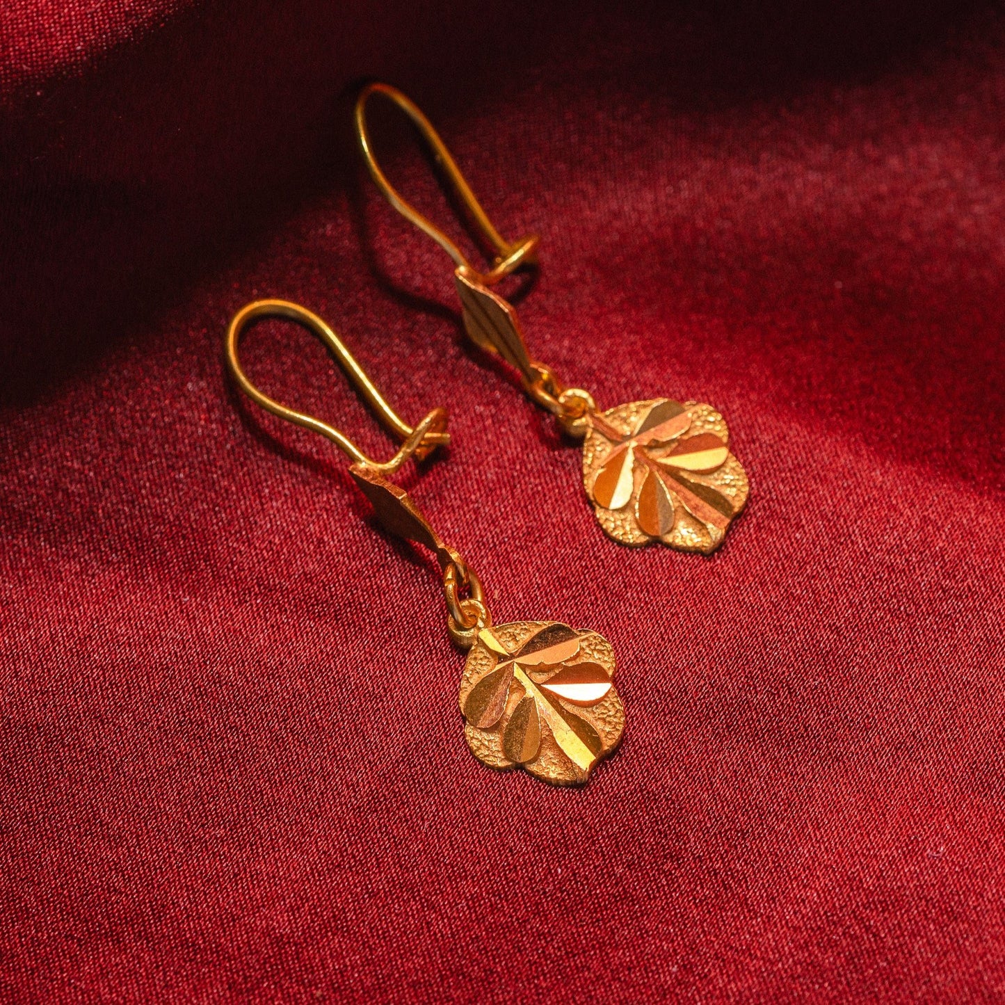 Leaf 20K Drop Earring