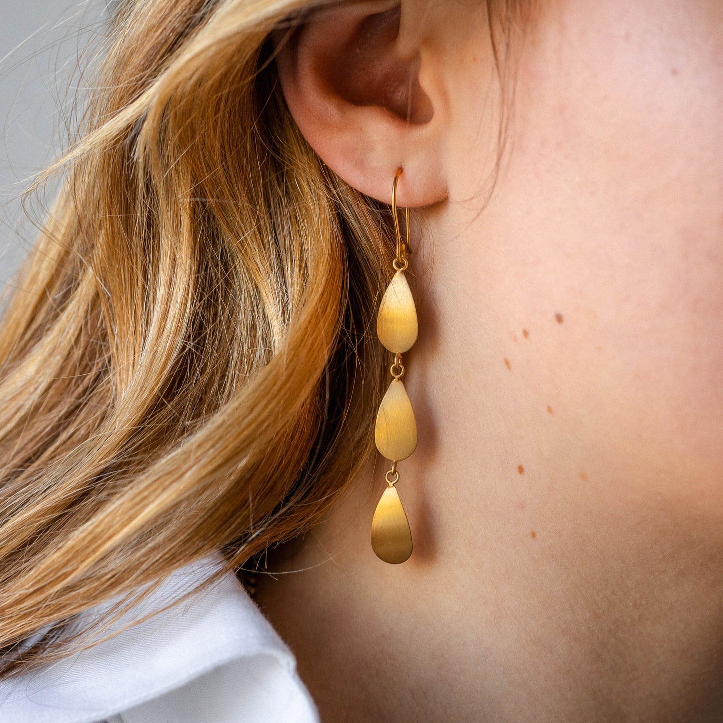 "Raindrops" Tiered Matte Finish Earring in 14k