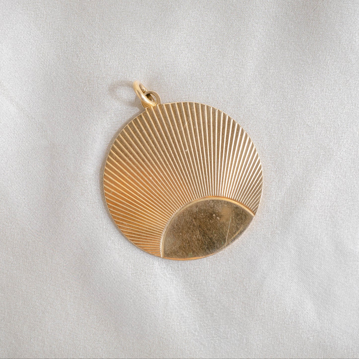 14k Round Sunburst Medallion Pendant