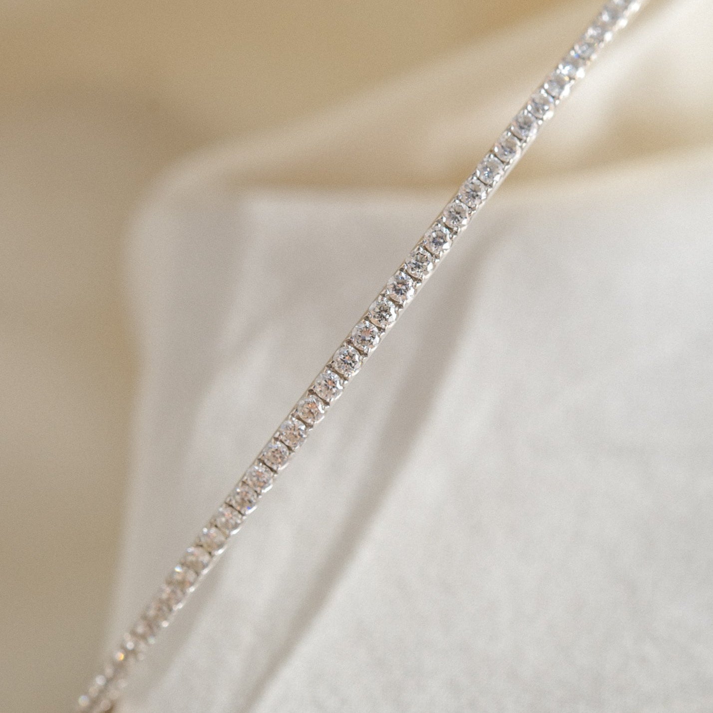 Diamond Bangle Bracelet in 18K