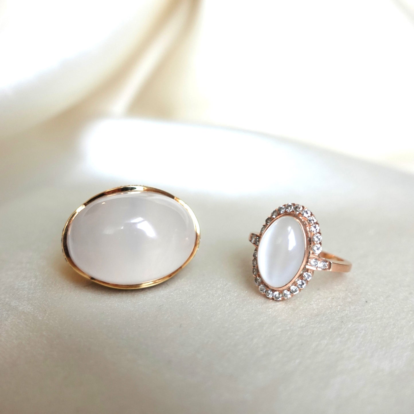 18K Chalcedony Cabochon Statement Diamond Ring