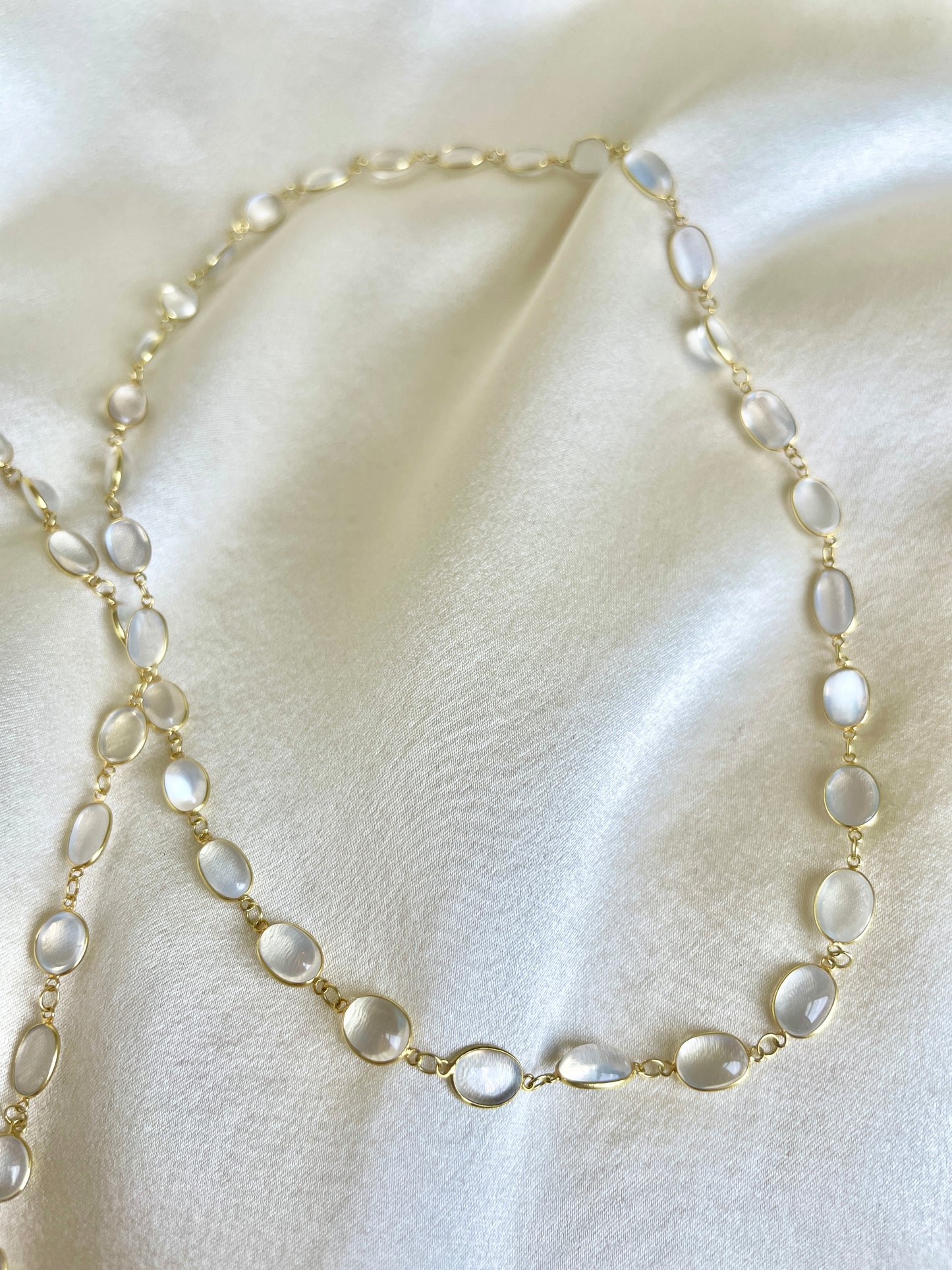 Oval Moonstone Infinity Chain in 18K
