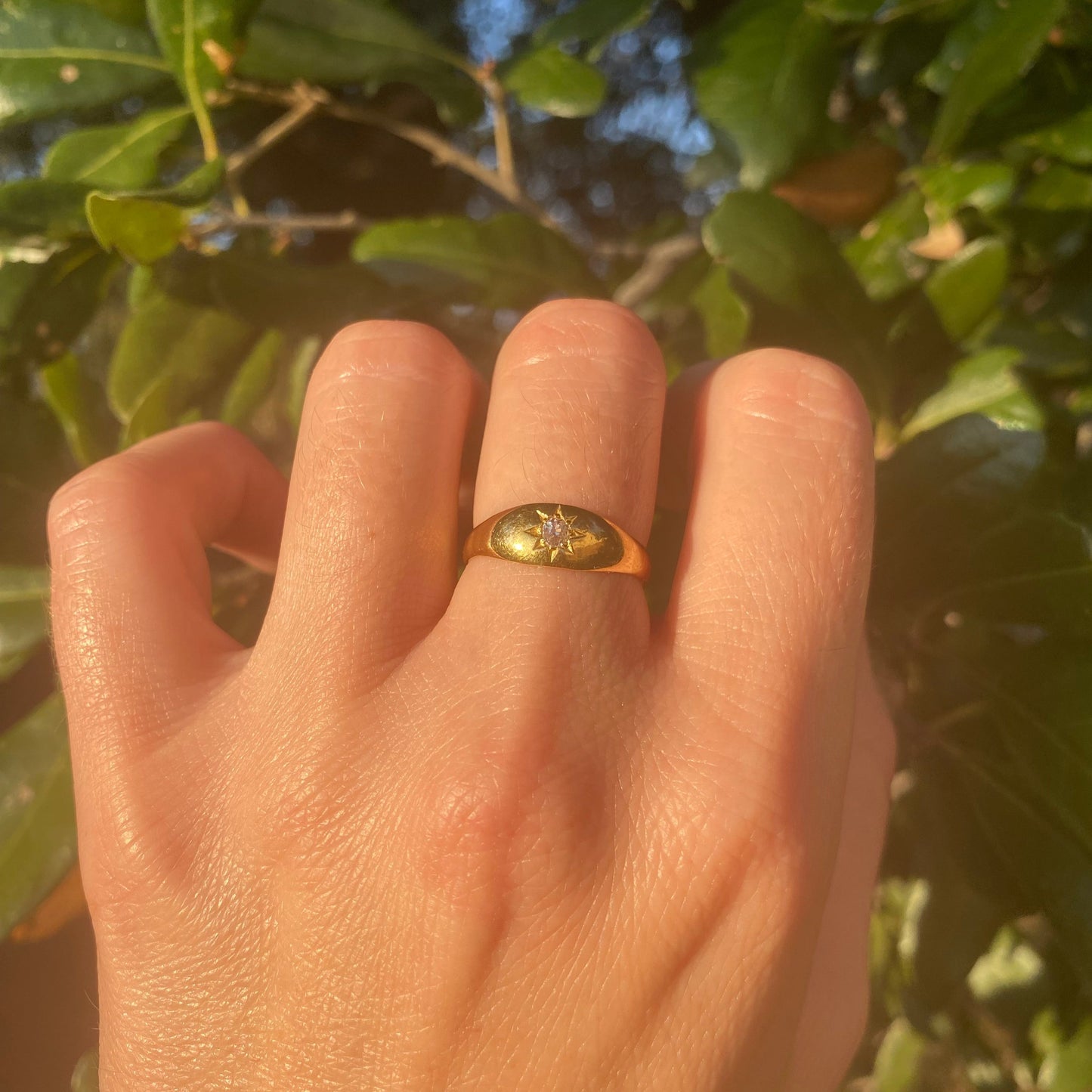 “Little Star” 18k Diamond Star Set Band