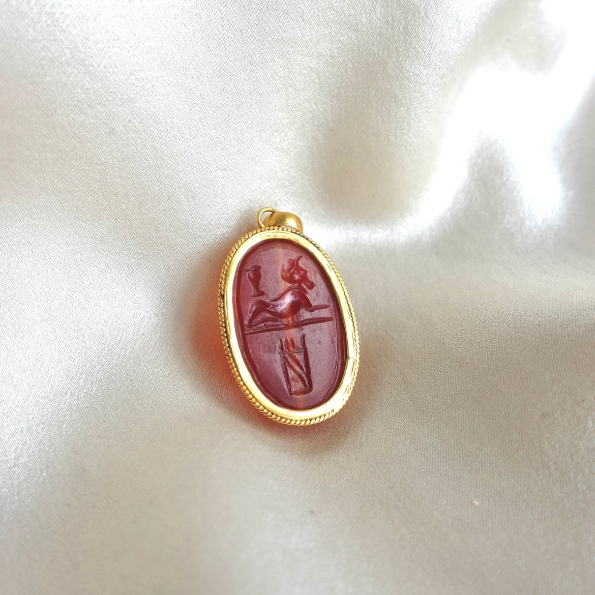 Carnelian Scarab Pendant in 18K Gold