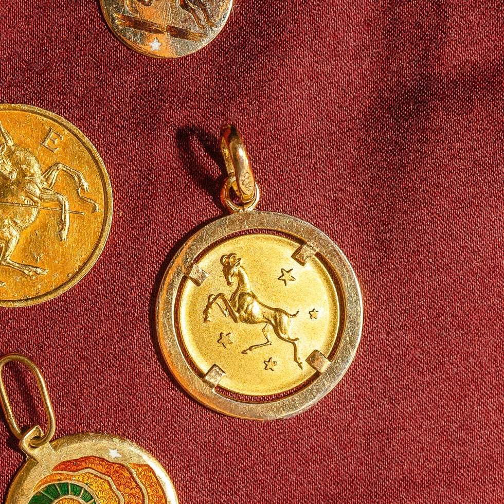 Aries Zodiac Medallion in 18 Karat Yellow Gold