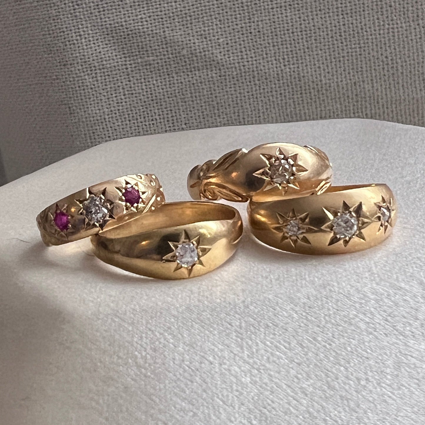 18k Star Set Ring with Decorative Shoulders