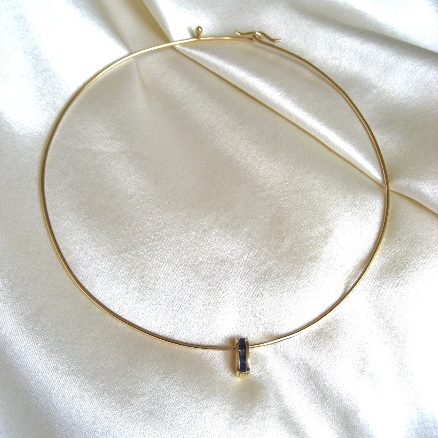 Vintage Cartier 18K Gold Neck Wire