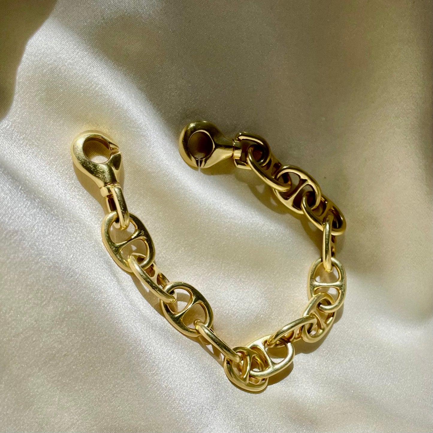 Solid 18K Gold Mariner Link Bracelet