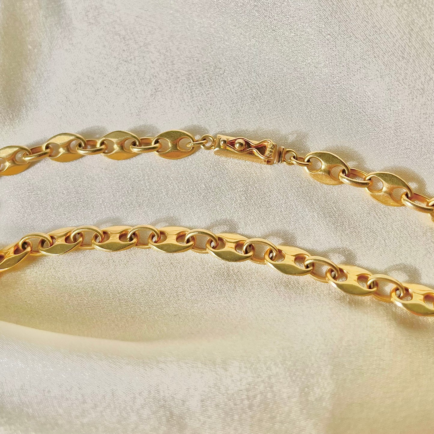 Vintage Solid 18K Yellow Gold Mariner Link Chain – 16" Length, 5.75mm Wide