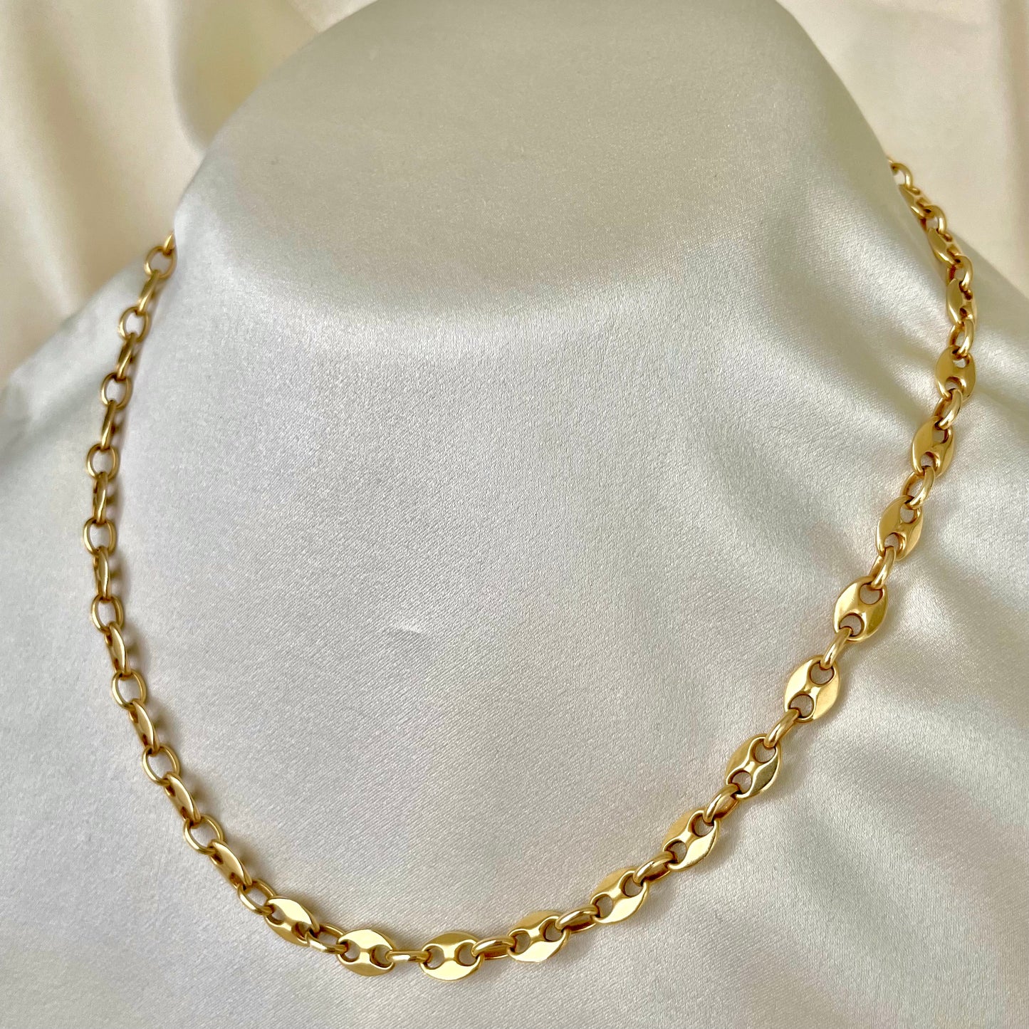 Vintage Solid 18K Yellow Gold Mariner Link Chain – 16" Length, 5.75mm Wide