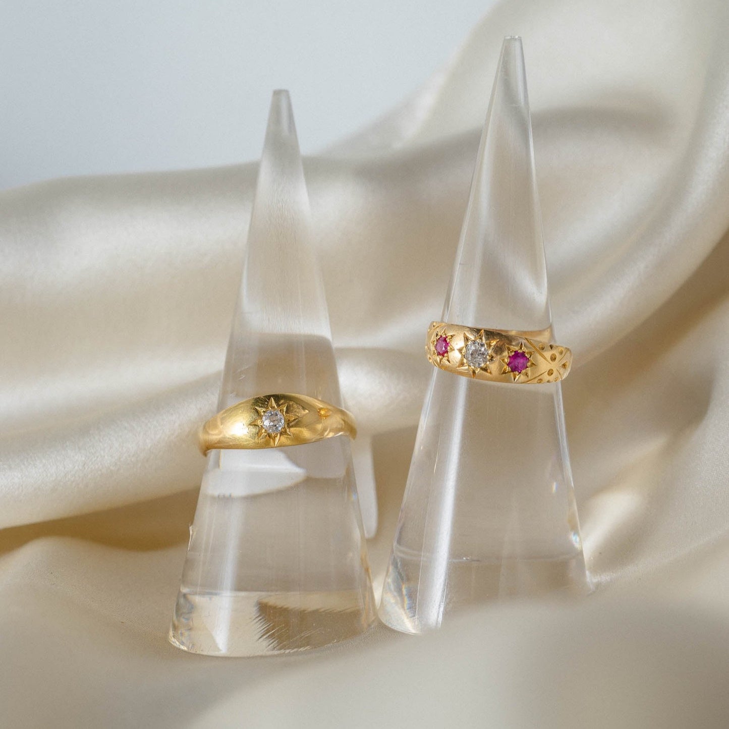 “Little Star” 18k Diamond Star Set Band