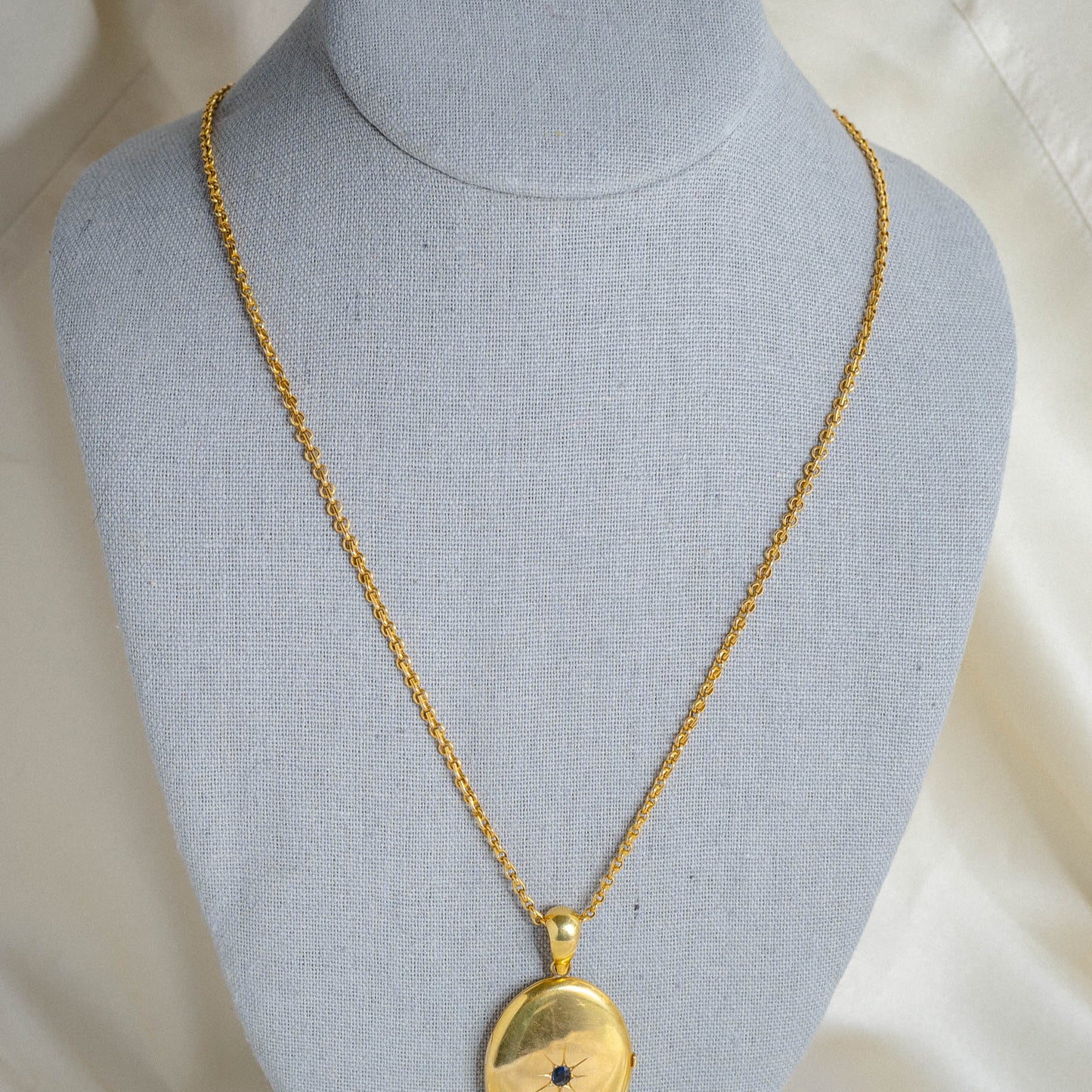 Stunning Solid Link 27" Rolo Chain in 18 Karat Yellow Gold