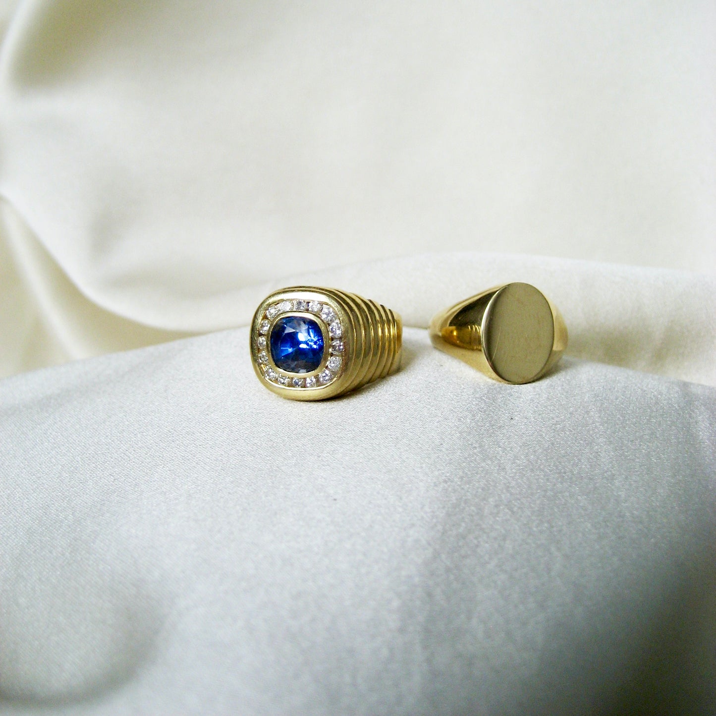 The Classic Oval Ring Signet in 18K