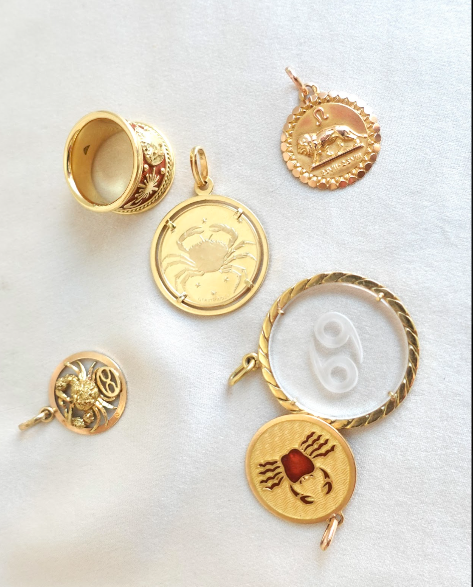 Rare 1970s Unoaerre Cancer Zodiac Medallion | Pietro Giampaoli 18K Gold Pendant