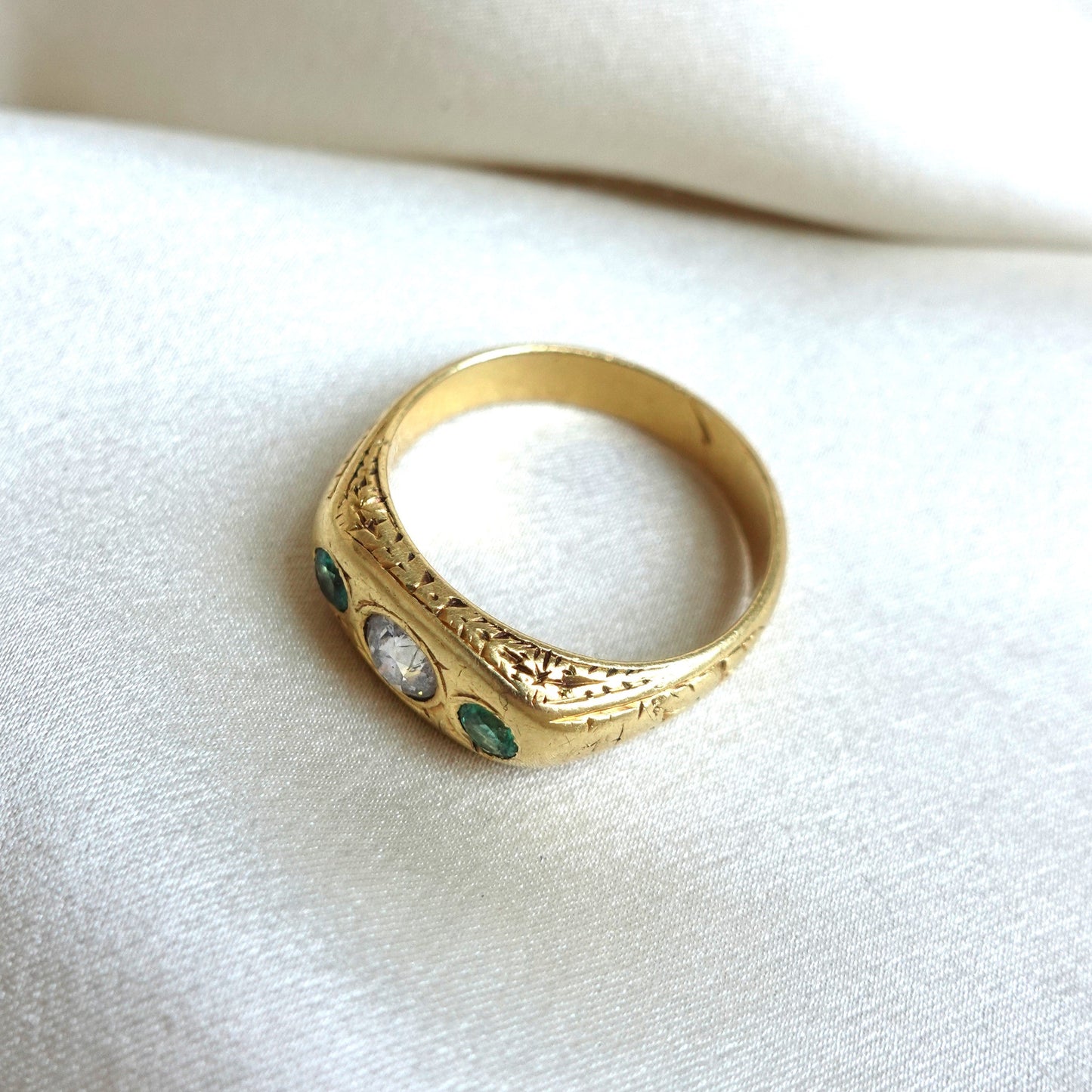 Antique Engraved 18K Diamond Emerald 3 Stone Ring