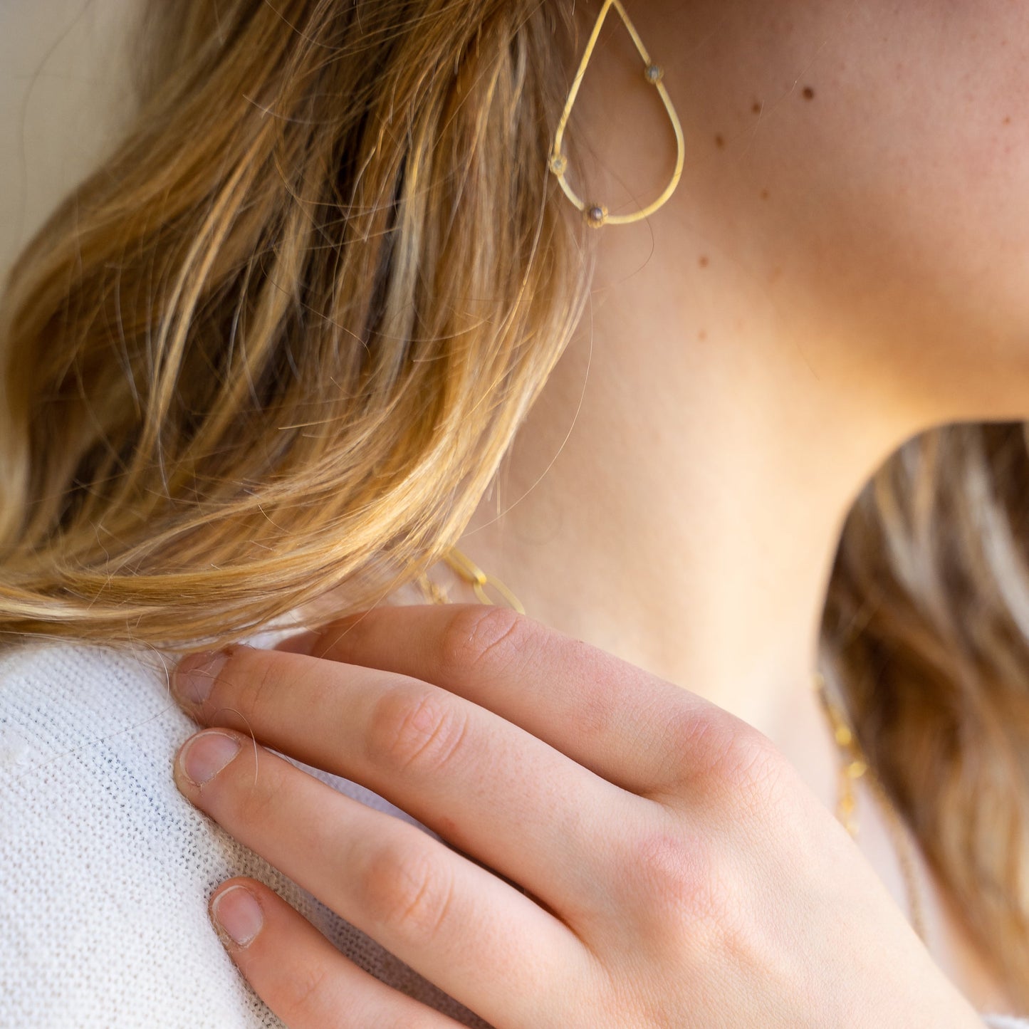 Stunning Designer Drop Earrings with Raw Diamonds in 18K Gold