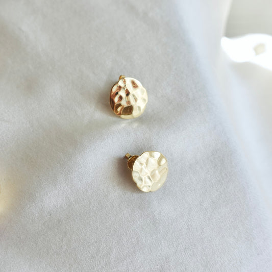 Lilypads: 18K Hammered High Polished Studs
