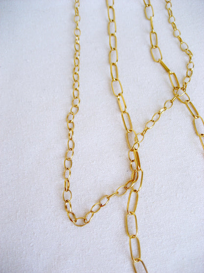 shot of large and small oval cable chain  styles