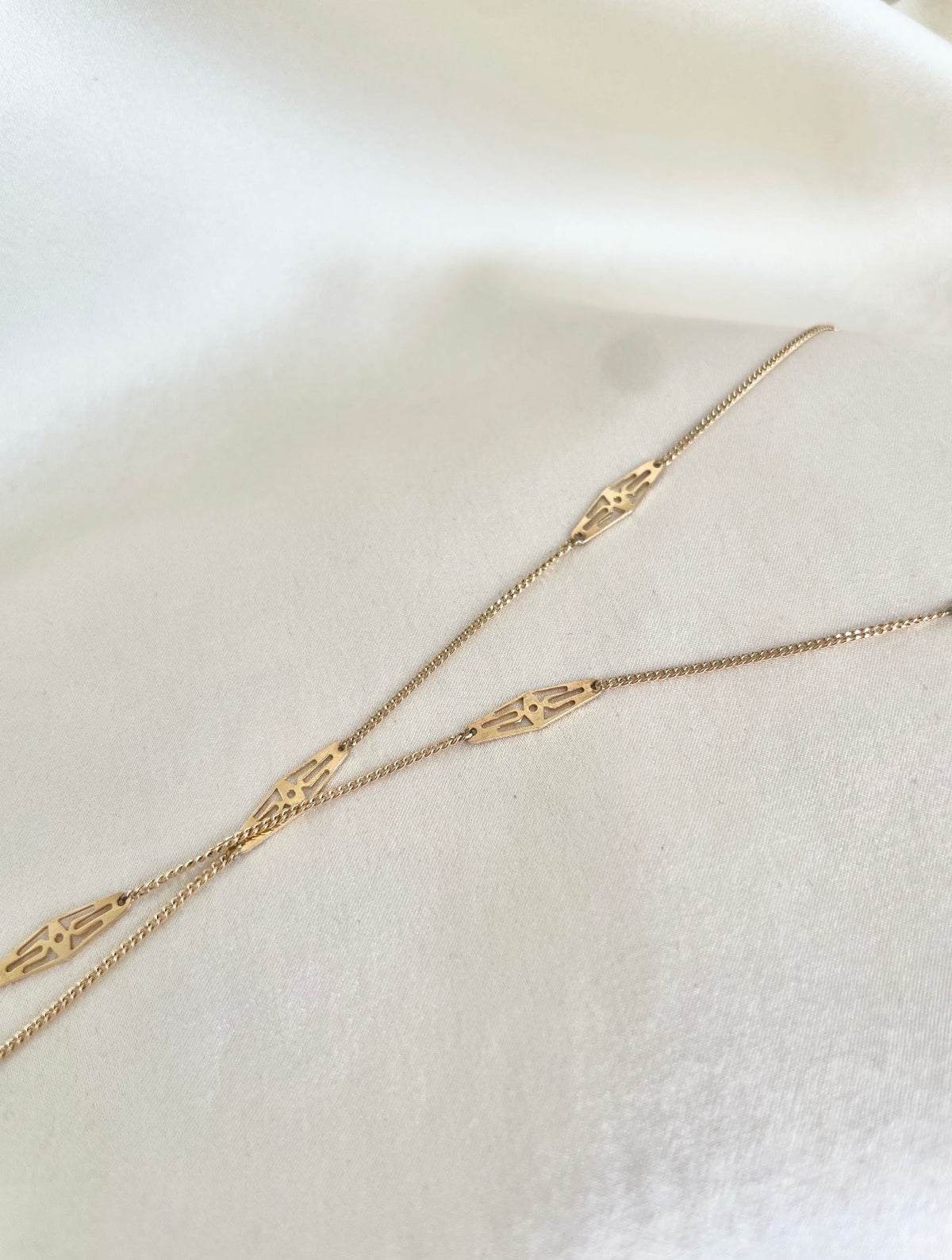 Vintage 14k yellow gold  geometric station chain necklace