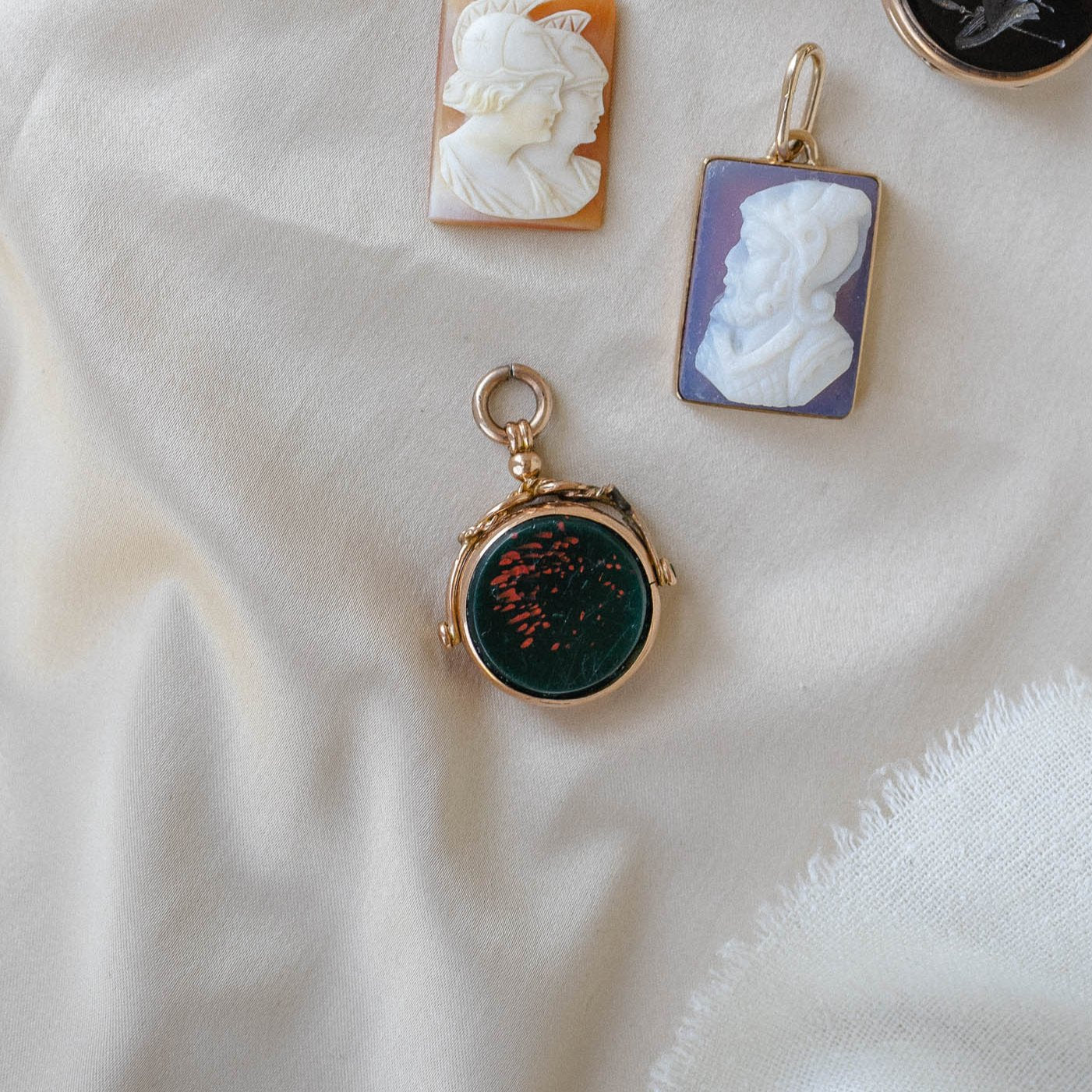 Dual Sided Spinner Pendant with Bloodstone & Carnelian