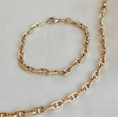 18k Beveled Cut Mariner Style Link Bracelet
