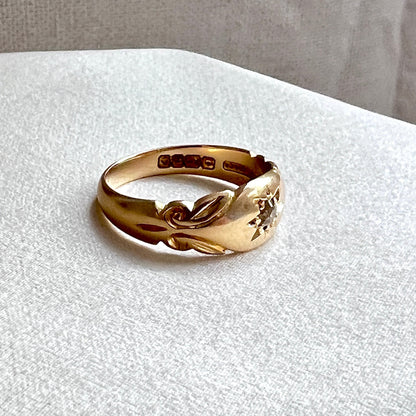 18k Star Set Ring with Decorative Shoulders