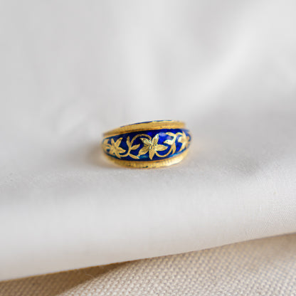 Floral 18k Gold Floral Blue Enamel Ring size 7.5