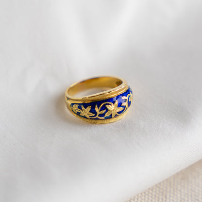 Floral 18k Gold Floral Blue Enamel Ring size 7.5