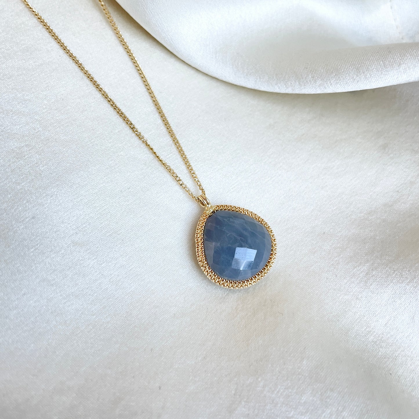 Moonward — 18K Labradorite Necklace
