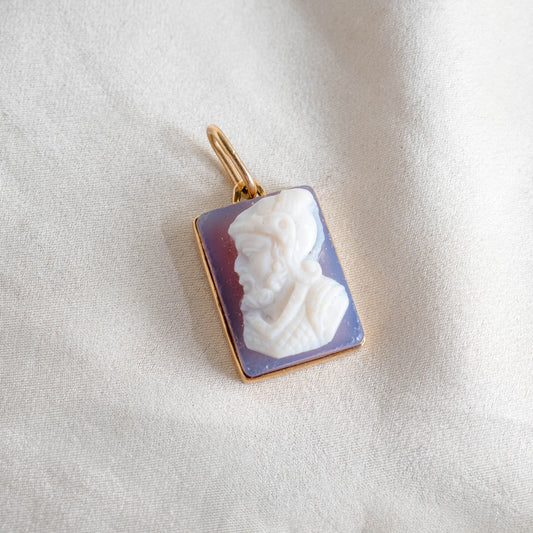 Banded Agate  Roman Soldier Cameo Pendant in 9k