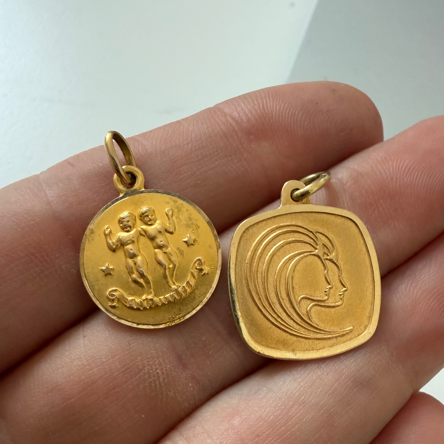 70’s 18K Gemini Pendant