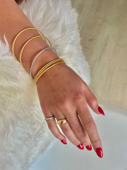Diamond Bangle Bracelet in 18K