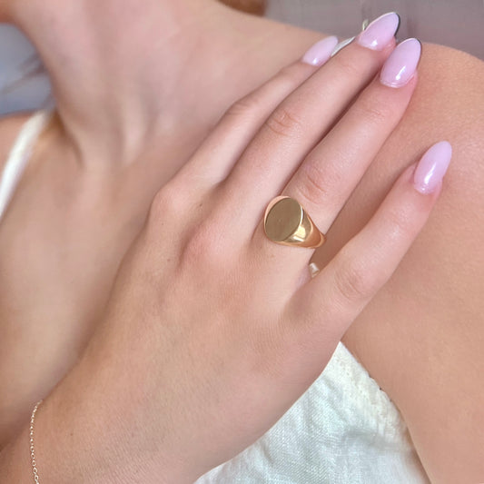 The Classic Oval Ring Signet in 18K