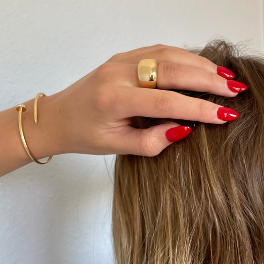 Elegant Cartier 18K Domed Nouvelle Vague Band