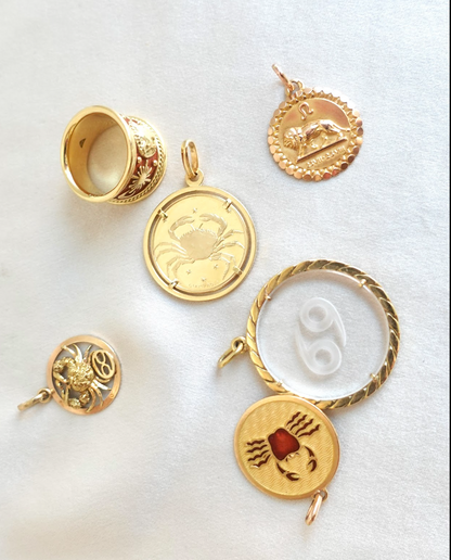 Rare 1970s Unoaerre Cancer Zodiac Medallion | Pietro Giampaoli 18K Gold Pendant